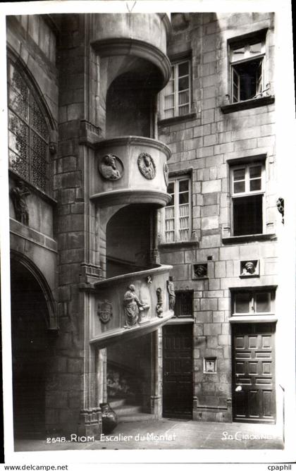 CPA Riom Escalier du Montat