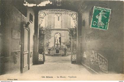 CPA Riom Le Musee Vestibule