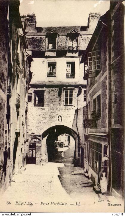 Riom - Porte Mordelaise - CPA