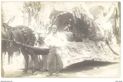 Carte-Photo Robion - Corso, charrette attelée ( rendez-vous de bergère et bucheron )