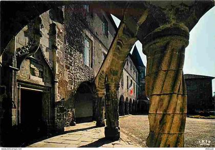 87 - Rochechouart - Le Château - la cour intérieur - Carte Neuve - CPM - Voir Scans Recto-Verso