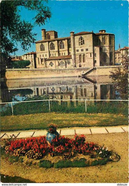 Carte Postale - 26 - Romans sur Isere - Collégiale Saint Barnard - Fleurs - CPM - Voir Scans Recto-Verso - Poscard - Car