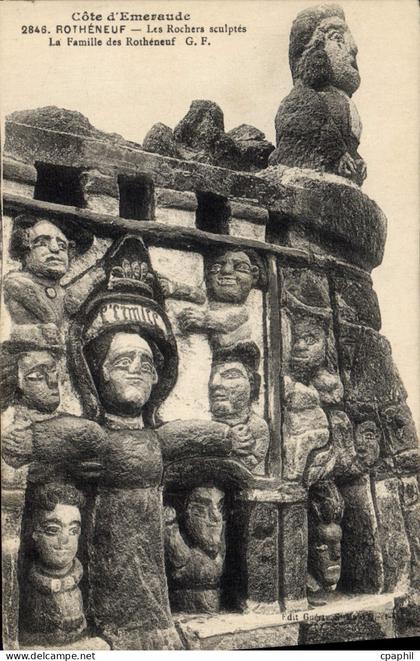 CPA Rotheneuf Les Rochers Sculptes La Famille Des Rothéneuf