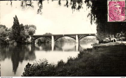 CPM Rueil Malmaison Bord de Seine