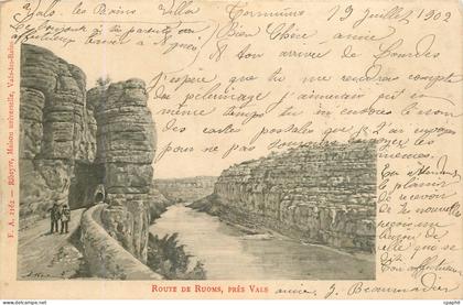 CPA ROUTE DE RUOMS PRES VALS