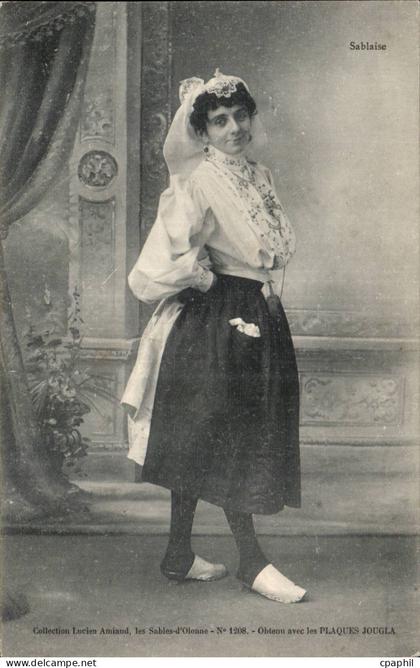 CPA SAbles d'olonne Sablaise (folklore costume)