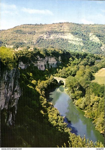 CPA Saint Antonin Noble Val T et G Rives pittoresque de l'Aveyron