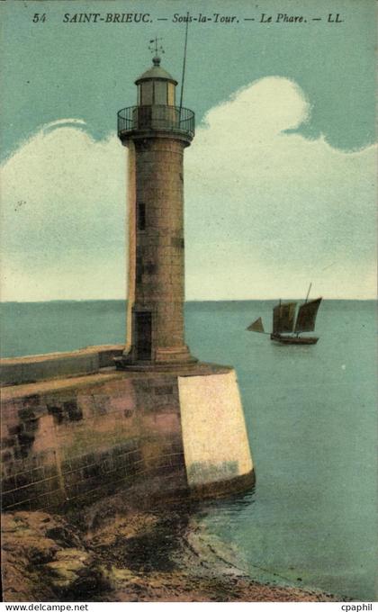 CPA Saint Brieuc Sous la Tour Le Phare