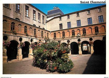 Carte Postale - 42 - Saint Chamond - Cour d'Honneur de l'Hôtel de Ville - Fleurs - Flamme Postale de Saint Chamond - CPM