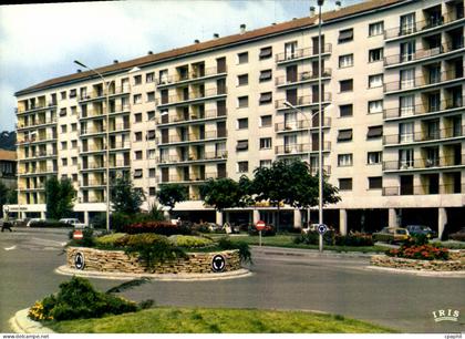 CPSM Saint Chamond Le Square de Treyve
