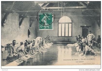 89 // SAINT CLEMENT    le lavoir   ANIMEE