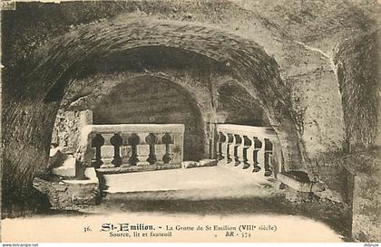 Carte Postale Ancienne - 33 - Saint Emilion - La Grottte de Saint Emilion - Source lit et fauteuil - CPA - Voir Scans Re
