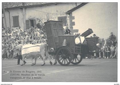 Saint Etienne de Baigorry - Meubles de la mariée transportés en char à boeufs