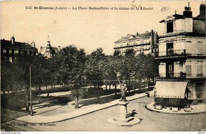 CPA St-ÉTIENNE La Place Badouillere et la statue de la Liberte (400038)