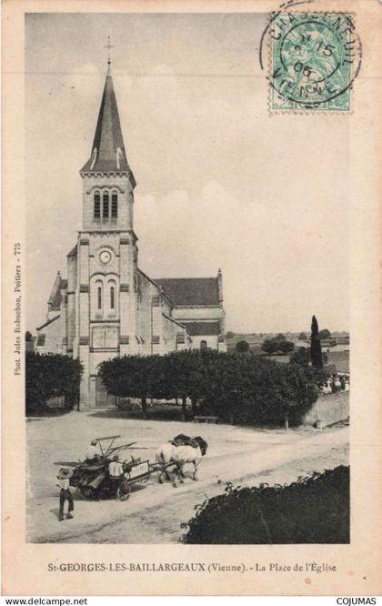 86 - ST GEORGES LES BAILLARGEAUX - S39269 - La Place de l'Eglise