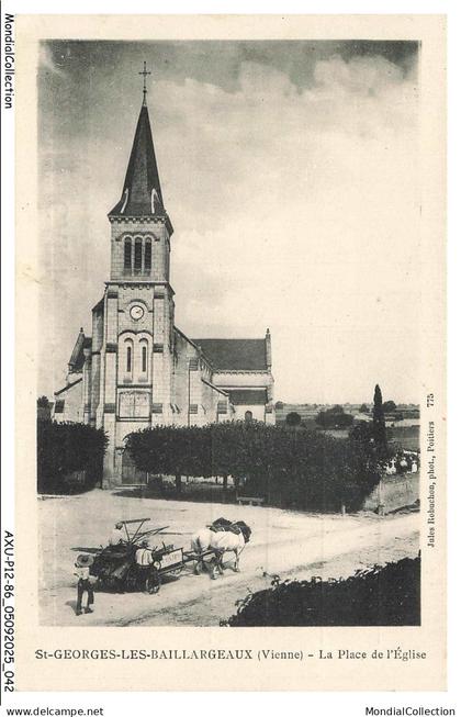 AXU-P12-0932-86 - SAINT-GEORGES-LES-BAILLARGEUX - La Place de L'Eglise