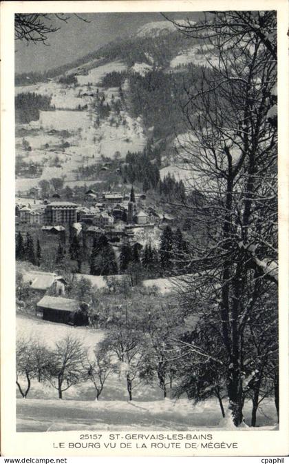 CPA Saint Gervais les Bains Le bourg vu de la route de megeve
