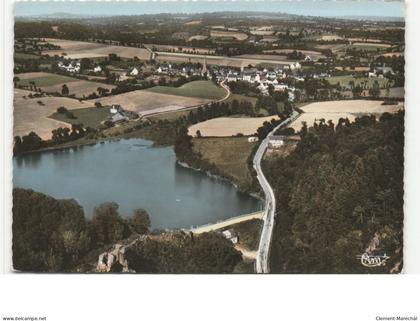 SAINT-GILLES-VIEUX-MARCHE: l'étang vue aérienne 10x15 - très bon état