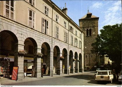 CPSM Saint Jean De Maurienne Les Arcades Et La Tour