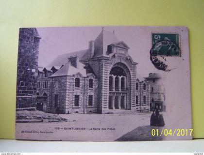SAINT-JUNIEN (HAUTE VIENNE) LA SALLE DES FETES.