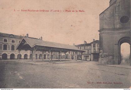 82 / SAINT NICOLAS DE LA GRAVE / PLACE DE LA HALLE