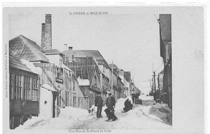 SAINT PIERRE ET MIQUELON // Une rue de Saint Pierre en Hiver  **