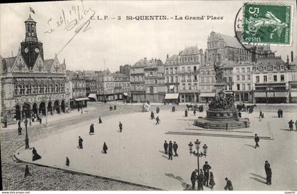 CPA Saint Quentin la Grand'Place