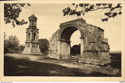 CPA Saint Remy de Provence Arc de Triomphe et mausolee romains Les antiques