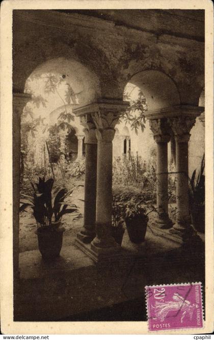 CPA Saint Remy De Provence Cloitre Saint Paul