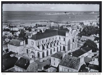 50 Saint-Vaast-la-Hougue 19. ST-VAAST LA HOUGUE (Manche) L'Eglise - Le Port vue aerien D50D K50417K C50562C RH003003