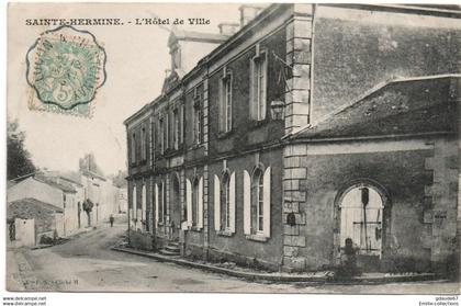 SAINTE HERMINE (85) - L'HOTEL DE VILLE