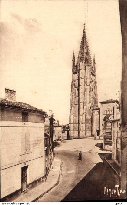 CPA Saintes Eglise Saint Eutrope