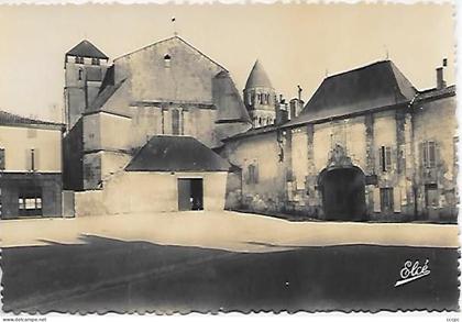 CPSM Saintes Vieille Eglise