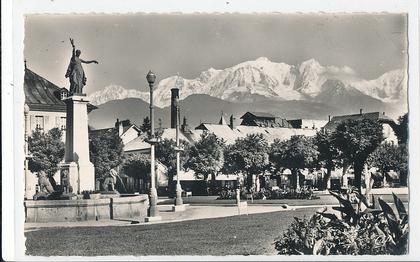 W 14 / CPSM   SALLANCHES (74)   PLACE CHARLES ALBERT