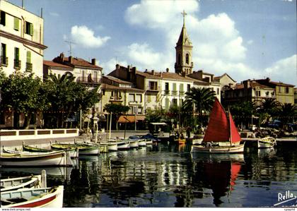 CPM Sanary sur Mer un coin du Port