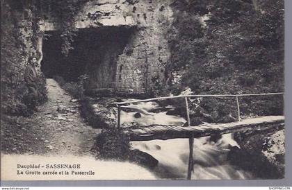 38 - Sassenage - La grotte carrée et la passerelle