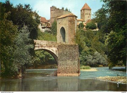 CPM Les Pyrenees Sauveterre de Bearn BP Le Pont de la Legende