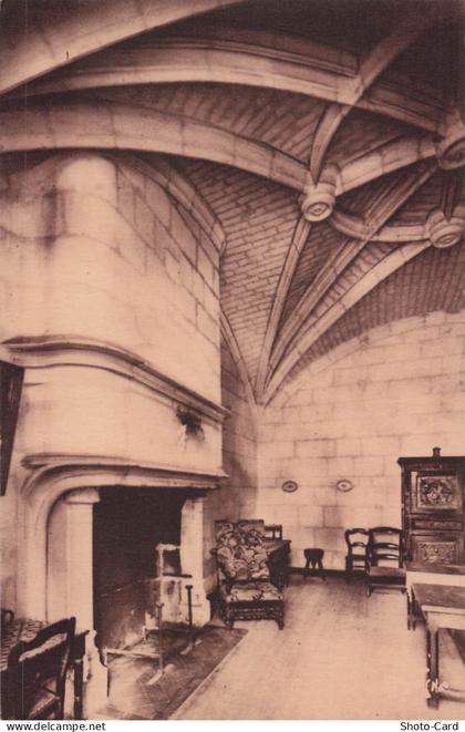 86 SCORBE CLAIRVAUX SALLE DU DONJON