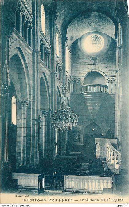 CPA Semur en Brionnais Interieur de l'Eglise