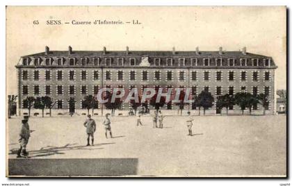 CPA Militaria Sens Caserne d'infanterie