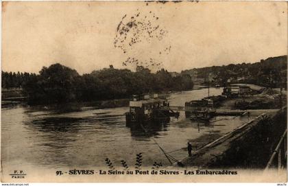 CPA Sevres - La Seine au Pont de Sevres (274656)