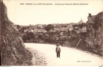 CPA Fresnay Sur Sarthe Entree Par Route De Sille Le Guillaume