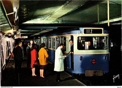 CPM PARIS 1e - Le Métro (83955)
