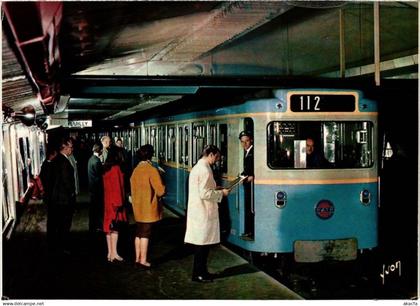 CPM PARIS - Le Métro (83984)