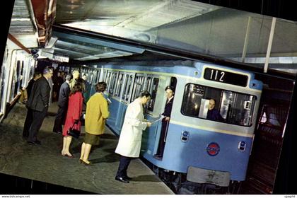 CPSM Paris Le Metro