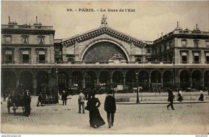 Paris - La Gare de l Est