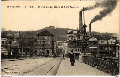 CPA Suresnes Entree de Suresnes et Mont Valerien (1314821)