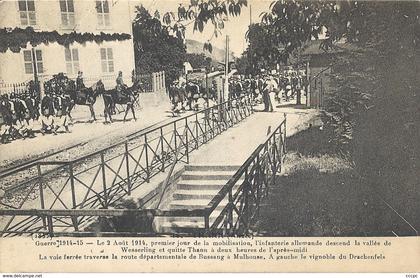 CPA Thann L'Infanterie Allemande descend la Vallée Wesserling et quitte Thann