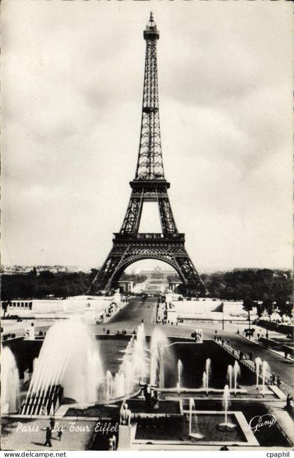 CPM Paris La Tour Eiffel