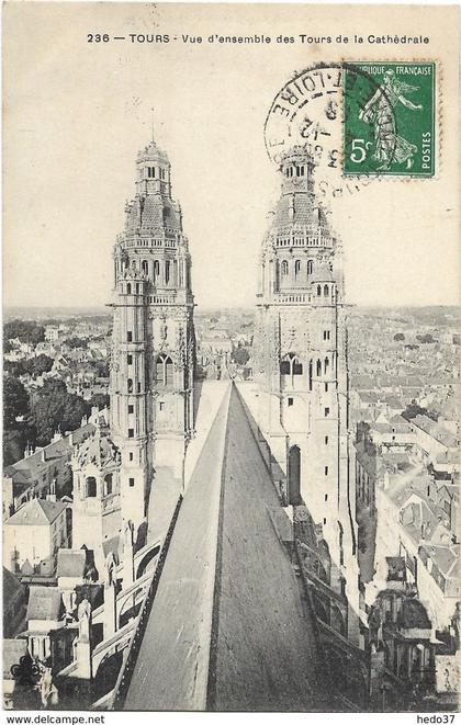 Tours - Vue d'ensemble des Tours de la Cathédrale